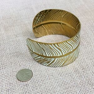 Gold Cream Feather Cuff Bracelet‎
